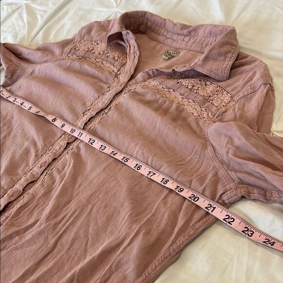 Cape Juby Women's Pink Crochet Detail Long Sleeve Button-Up Shirt Size Large - Picture 8 of 9